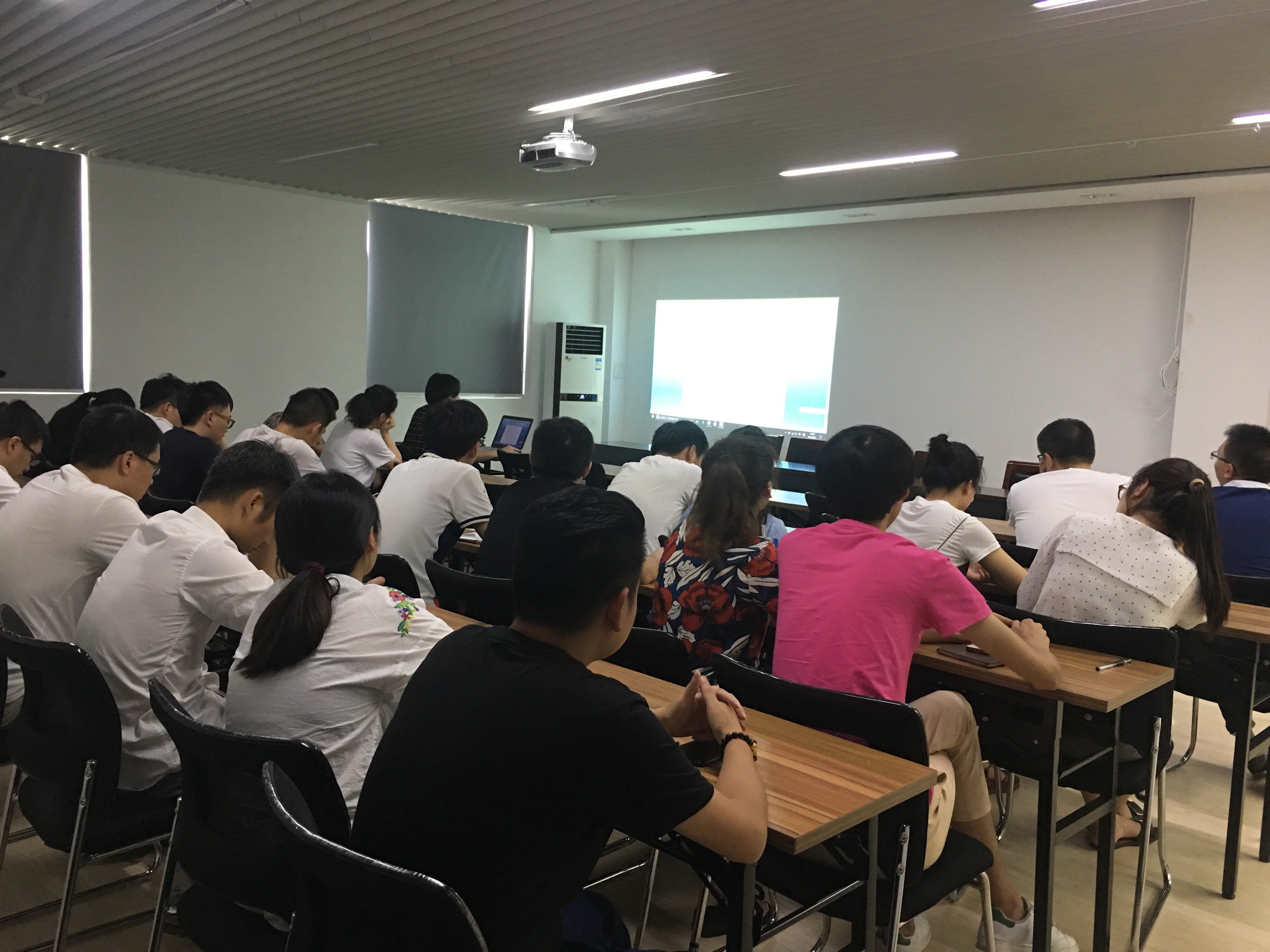 午夜精品射精入后重之免费观看