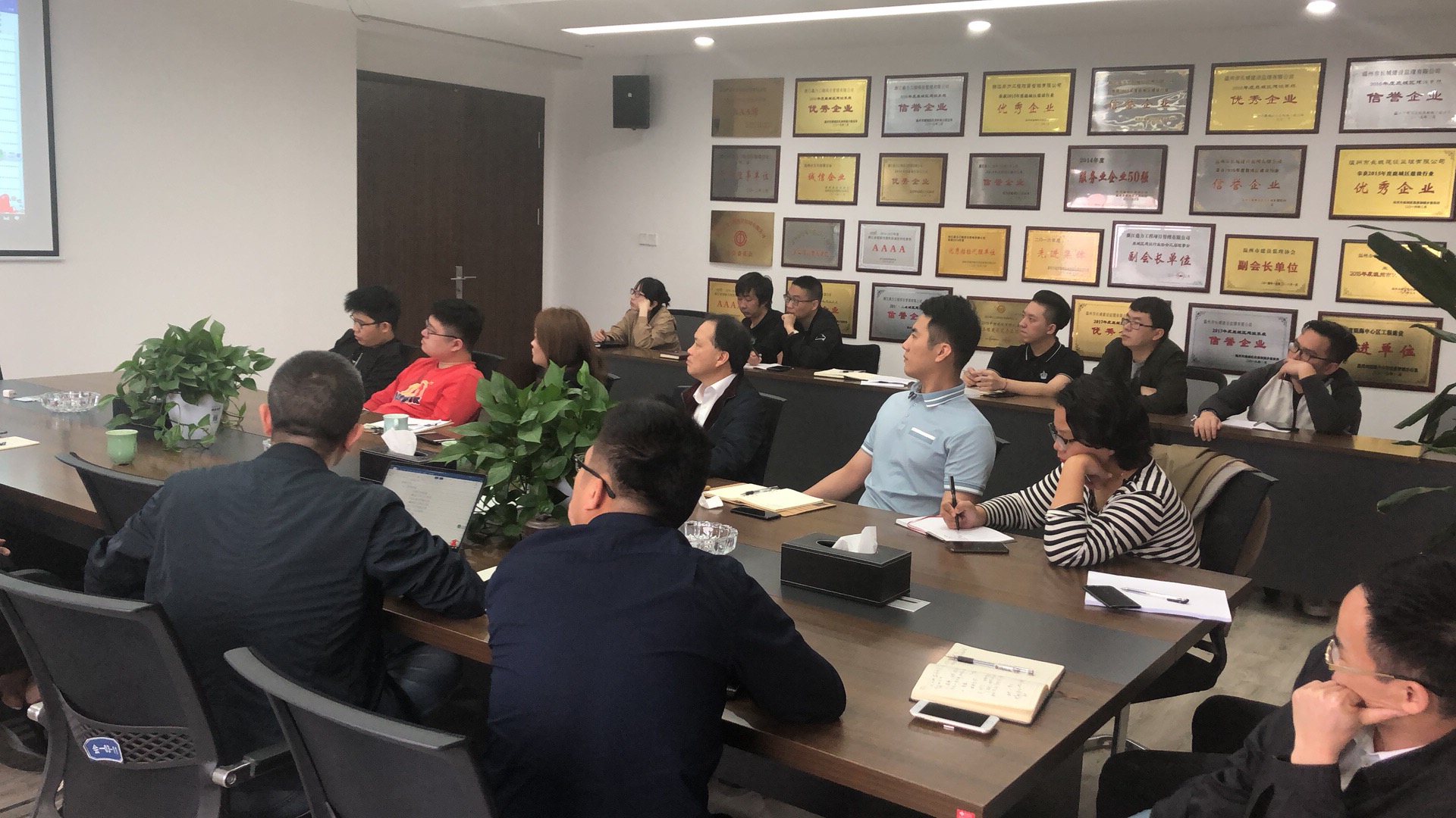 午夜精品射精入后重之免费观看