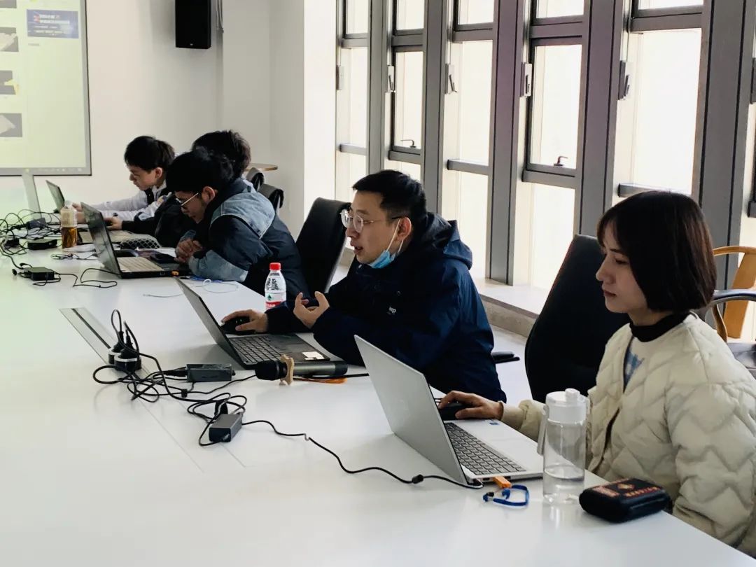 午夜精品射精入后重之免费观看