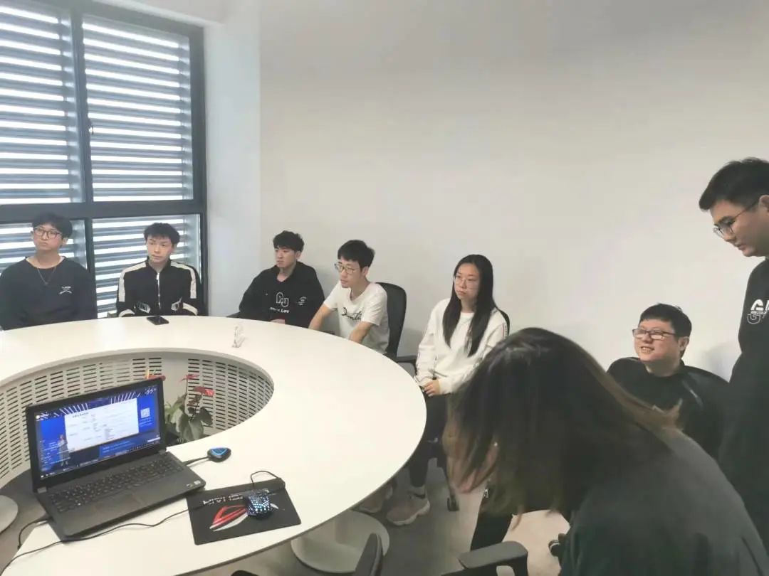 午夜精品射精入后重之免费观看