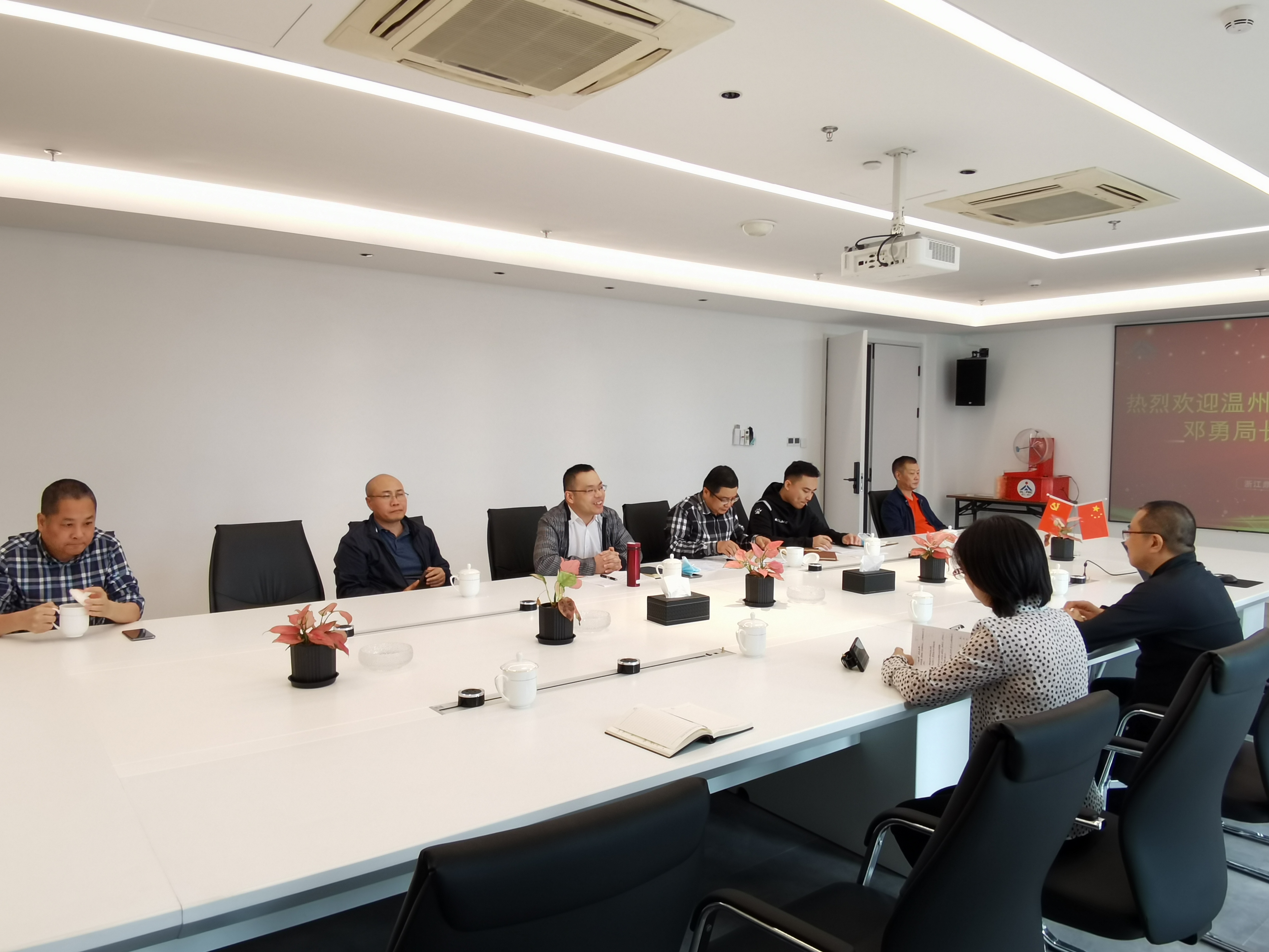 午夜精品射精入后重之免费观看